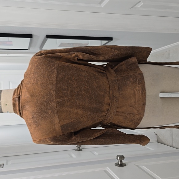 Chic Faux Suede Belted Jacket – Boho Meets Classic 🔥 - Picture 5 of 6